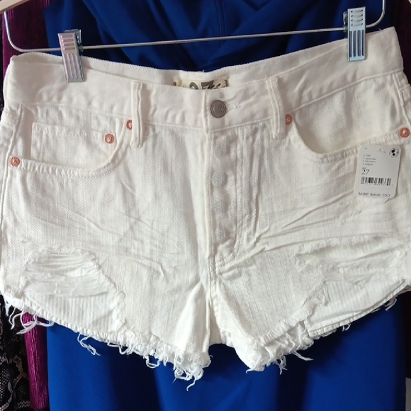 We The Free People Loving Good Vibrations Distressed Shorts NWT 27 - Picture 1 of 14